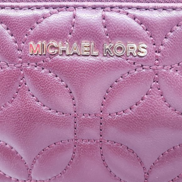 Michael Kors Jet Set Quilted Leather Wristlet Wallet Zip Around Maroon 4.5 x 7.5 - Picture 3 of 12